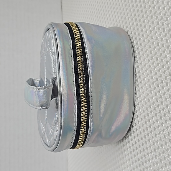 AIMEE KESTENBERG SILVER MAKE-UP CASE - Picture 1 of 8